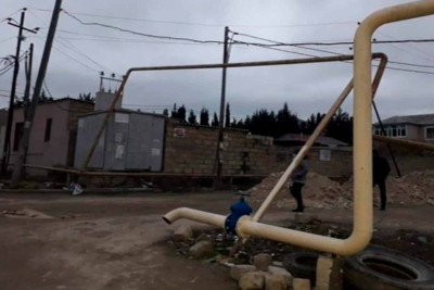 Sumqayıtda kişi özünü qaz borusundan asdı