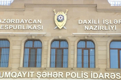 Polis idarələrində qeydiyyatda olan sakinlər havada qalıblar