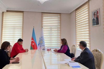 Millət vəkili sakinlərin təkliflərini dinləyib