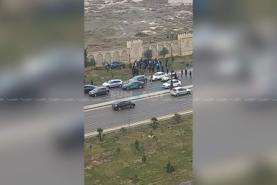 Sülh küçəsi: avtomobil səkidəki qadını vuraraq öldürüb