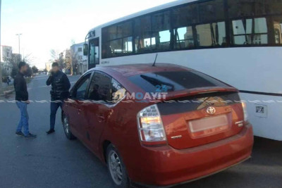 Sərnişinlərin olduğu avtobus qəza törədib