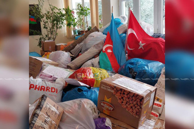 Məktəblilərimiz Türkiyəyə humanitar yardım göndəriblər
