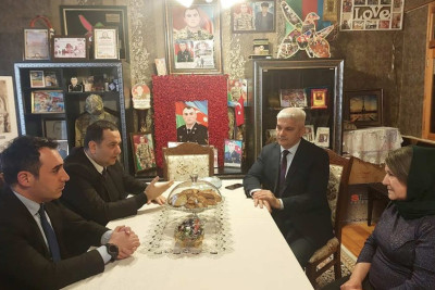İcra nümayəndələri şəhid ailəsini ziyarət ediblər