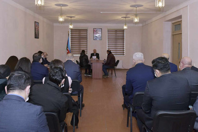 İcra başçısı 21-ci mikrorayon sakinlərini qəbul edib