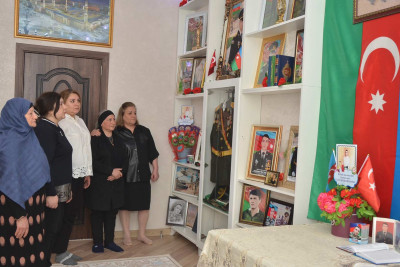 Tarix-Diyarşünaslıq Muzeyinin kollektivi şəhid Ülvü Məhərrəmovun ailəsinə baş çəkib