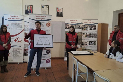 Şagirdlərə Qızıl Xaç və Qızıl Aypara hərəkatı barədə məlumat verilib