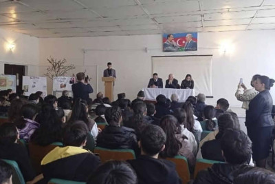 Sumqayıt məktəbində "Heydər  Əliyev və  müasir Azərbaycan gəncliyi" adlı görüş baş tutub