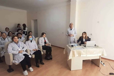 Tibb işçiləri “Qaraciyərin toksik zədələnmələri" mövzusunda maarifləndirilib