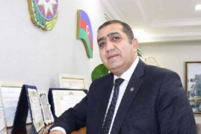 Direktor müavinini söyən, anbardarı isə telefonla vuran şəxs həbs edilib