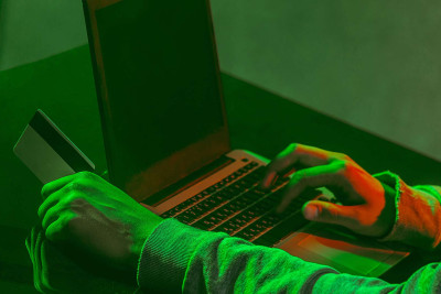 Sumqayıt: kartdan 1000 dollar oğurlayan şəxs tutulub