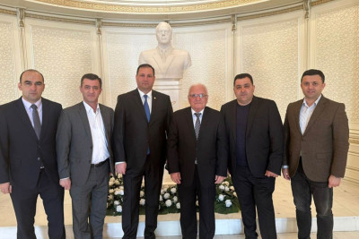 Sevilən şair-publisist Fuad İslamoğlunun imza günü baş tutub