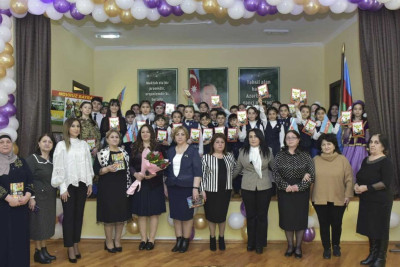 Yazıçı Gülzar İbrahimova şagirdlərin qonağı olub