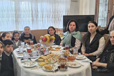 28 nömrəli məktəbin kollektivi şəhid Eylaz Məmmədovun ailəsini ziyarət edib