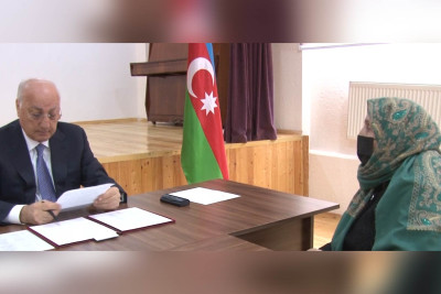 İcra başçısı vətəndaşları qəbul edib