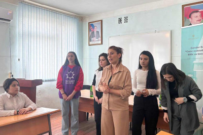 Gənclər Evinin mentor və könüllüləri təhsil ocağında təlim keçiriblər