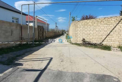 Göygöl küçəsində asfalt yarımçıq çəkilib