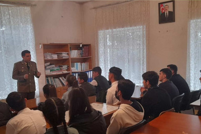 FHN məktəblilərə maarifləndirici seminar keçirib
