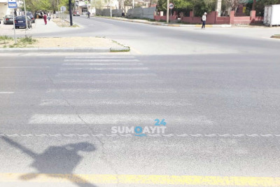 Yol istifadəçilərinin təhlükəsizliyini təmin etməyən piyada keçidi