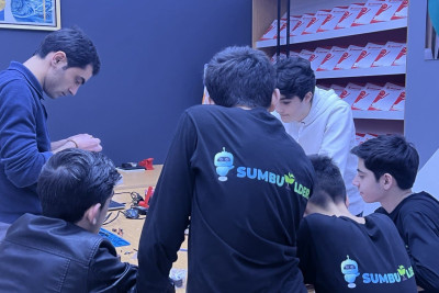 Ağıllı kaska, elektrikli avtomobil və EkoRobot ixtira edən sumqayıtlı gənclər