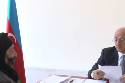 Zakir Fərəcov sakinlərin qayğıları ilə maraqlanıb