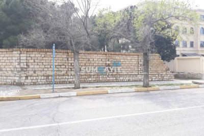 Bələdiyyə bağı niyə hasarlanıb?