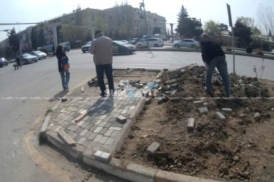 Sakinlərin təhlükəsizliyini təmin etməyən piyada keçidi təmir olunur