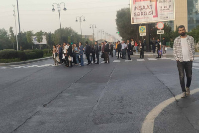 “Qaş düzələn yerdə, göz çıxdı” - “manatlıq”ların ləğvi insanları yollarda qoydu
