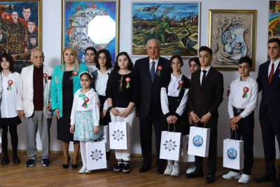 Sumqayıtda "El bilir ki, sən mənimsən" müsabiqəsinin qalibləri mükafatlandırılıblar