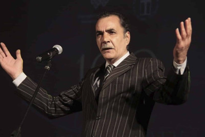 İzaməddin Bağırov "Sən elə bir zirvəsən..." bədii qiraət müsabiqəsində çıxış edib