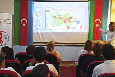 Tələbələrlə QİÇS xəstəliyi ilə bağlı maarifləndirici söhbətlər aparılıb