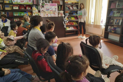 Balaca fidanlar üçün kitabxanada nağıl saatı təşkil olunub