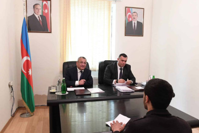 Dövlət Komitəsinin sədri sakinlərin müraciətlərini dinləyib