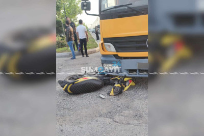 Sumqayıtda yük avtomobili mopedçini xəstəxanalıq edib
