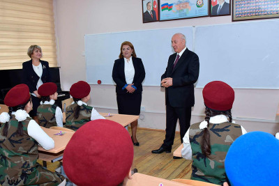 Zakir Fərəcov 23 nömrəli məktəbi ziyarət edib