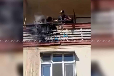 Sumqayıtda polis yaşlı qadının köməyinə çatıb
