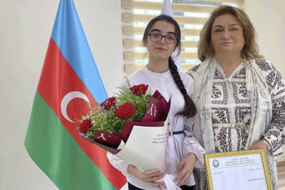 Deputat beynəlxalq məktəbə tam təqaüdlə qəbul olunan şagirdlə görüşüb