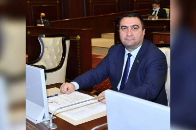 Sumqayıt deputatı Müşfiq Məmmədlinin 3 illik hesabatı