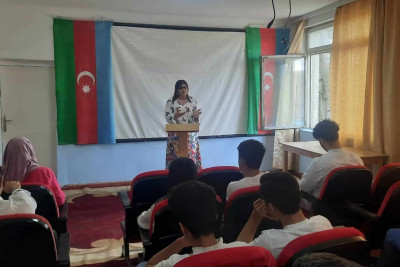 Tələbələrə “İnsan hüquqlarının müdafiəsi” mövzusu izah edilib