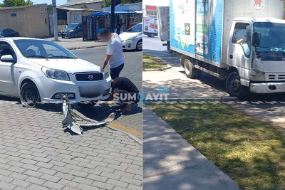 Sumqayıtda yük maşını qəzaya uğrayıb