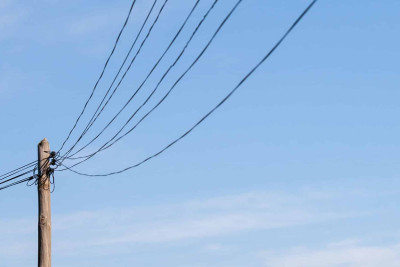“Soyuducu soyutmur, kondisioner isə bəzək kimi qalıb” - Xəzər bağlarının elektrik problemi