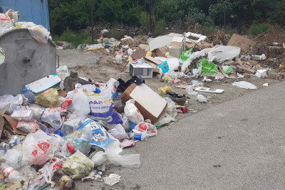 Ceyranbatan qəsəbəsi: məhəllədə yığılan zibil günlərlə daşınmır