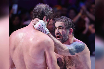 Rafael Ağayev amerikalı Olimpiada medalçısını məğlub edib