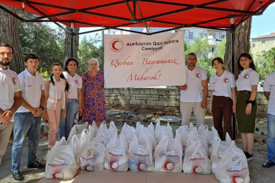 Sumqayıtda növbəti partiya Qurban sovqatları paylanılıb