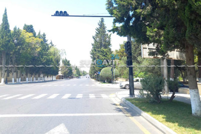 Sumqayıtda sönmüş işıqforlar aləmi bir birinə vurub