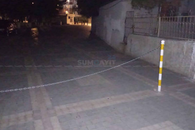Bələdiyyə parkında zəncir sakinlərin “qəsdinə durub”