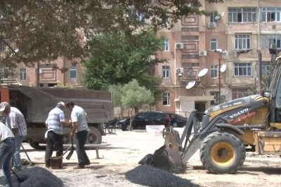 13-cü mikrorayonda asfalt örtüyü salınır