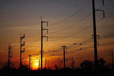 Evlərə verilən elektrik enerjisi avadanlıqları sıradan çıxarır