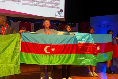 Məktəblimiz beynəlxalq dil olimpiadasından Vətənə 2 medalla dönüb