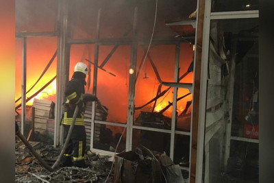 Sarayda köməkçi tikilidə yanğın olub