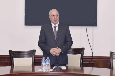 Şəhər rəhbəri aidiyyəti qurumların rəhbərlərinə tapşırıqlar verib